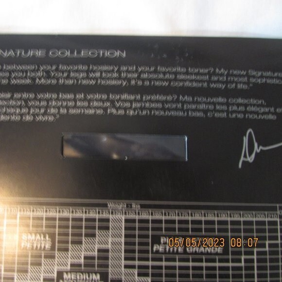 DONNA KARAN SIGNATURE SANDALFOOT BLACK HOSE SIZE SMALL TIGHTS PANTYHOSE - Picture 5 of 8